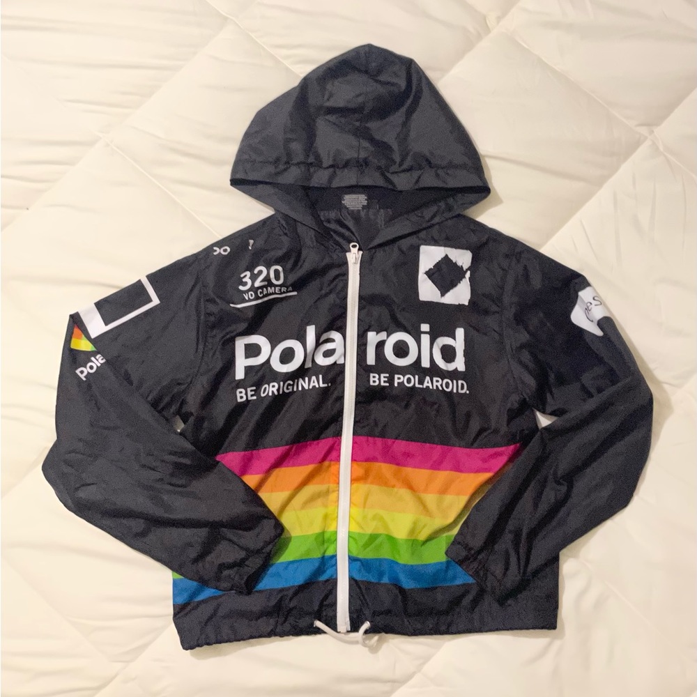 Polaroid wind breaker
